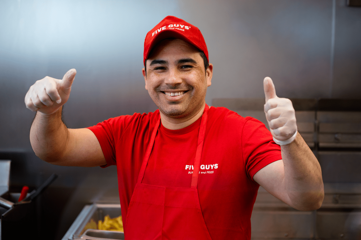 Five Guys: Oportunidades de Trabajo y Cultura Laboral en la Cadena de Hamburguesas
